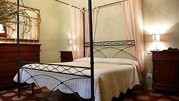 La Boheme Bed & Breakfast Lucca Italy