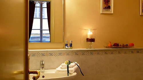 La Boheme Bed & Breakfast Lucca 2*,